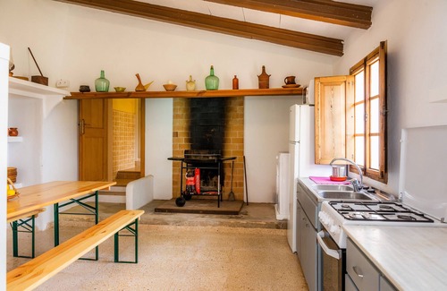 Petra Casa | Casa de vacaciones 'Finca Ses Coves' con vistas a la montaña, terraza privada y Wi-Fi