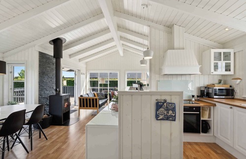 Flovt Strand Casa | Holiday Home - Flovt Strand