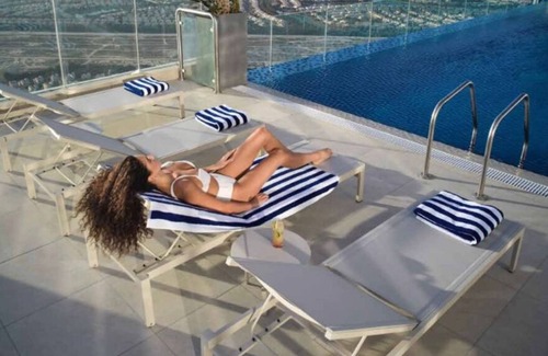 Dubai Production City Apartamento | Holiday Home For A Family