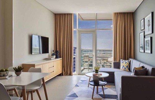 Dubai Production City Apartamento | Holiday Home For A Family