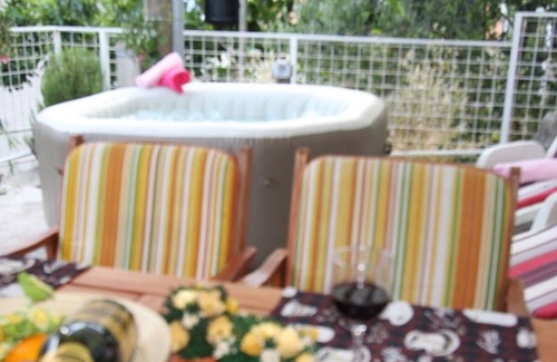 Mimice Casa | Casa de vacaciones para hasta 10 personas con hidromasaje y relax
