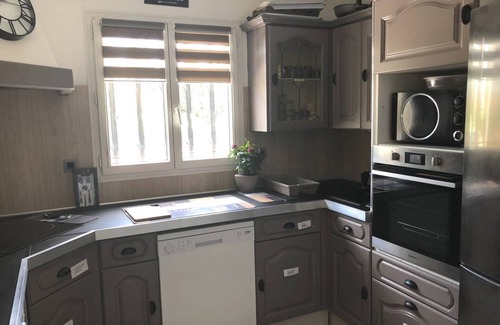 Salon-de-Provence Casa | Holiday home in Salon-de-Provence, private pool, garden and terrace.