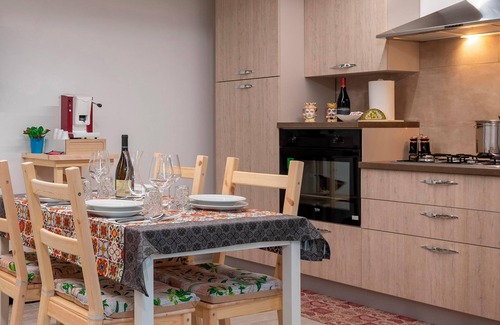 Menfi Casa | Casa de vacaciones 'Francesca' cerca del centro de la ciudad con jardín y aire acondicionado