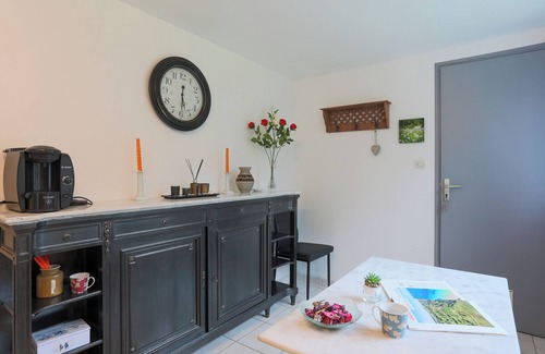 Plelo Casa | Casa de vacaciones 'Gîte Entre Forêt Et Rivière' con terraza privada, jardín privado y Wi-Fi