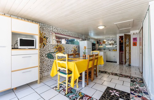 Gaillan-en-Medoc Casa | Casa de vacaciones "Gîte 1 à la Maison Mosaïc" con piscina compartida y Wi-Fi
