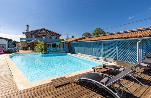 Gaillan-en-Medoc Casa | Casa de vacaciones "Gîte 1 à la Maison Mosaïc" con piscina compartida y Wi-Fi