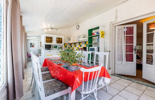 Gaillan-en-Medoc Casa | Casa de vacaciones "Gîte 2 à la Maison Mosaïc" con piscina compartida y Wi-Fi