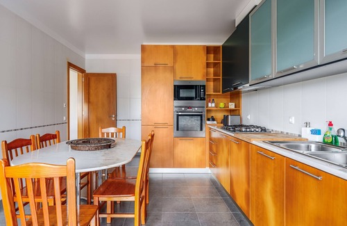 Fonte Bastardo Casa | Holiday Home 'Grande Moradia Do Pico Da Bagacina' with Sea View, Wi-Fi and Air Conditioning