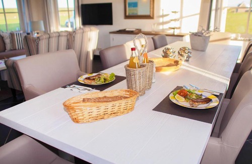 Colijnsplaat Casa | Holiday Home Ganuenta-2 by Interhome