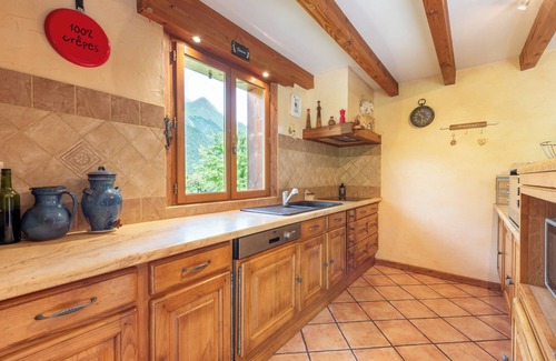 Bazus-Aure Casa | Casa de vacaciones 'Gite Baupeillas' con vistas a la montaña, terraza privada y Wi-Fi