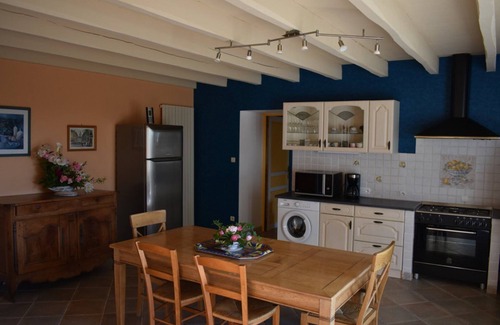 Cisse Casa | Casa de Vacaciones 'Gîte et Truffe' con Terraza Privada y Jardín Privado