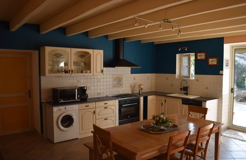 Cisse Casa | Casa de Vacaciones 'Gîte et Truffe' con Terraza Privada y Jardín Privado