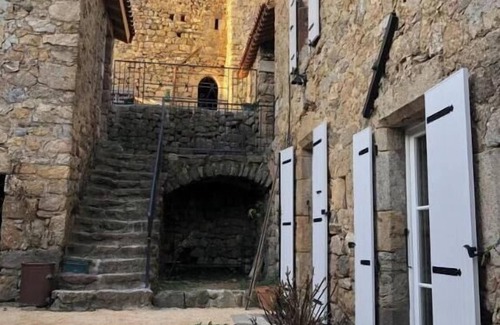 Thueyts Casa | Casa de vacaciones 'Gîte Victoria' con vistas a la montaña, terraza privada y Wi-Fi