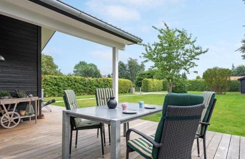 Smidstrup Strand Casa | Holiday Home Gotliebe - 750m from the sea by Interhome