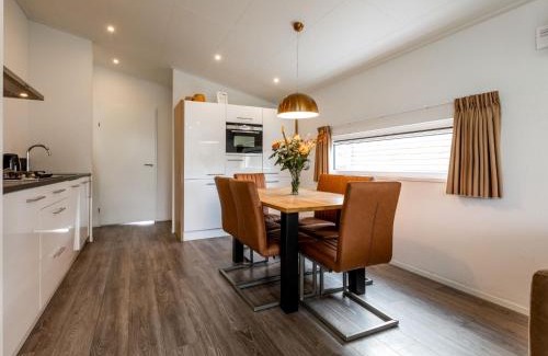 Gasthuis Casa | Holiday Home Green Resort Mooi Bemelen-1 by Interhome