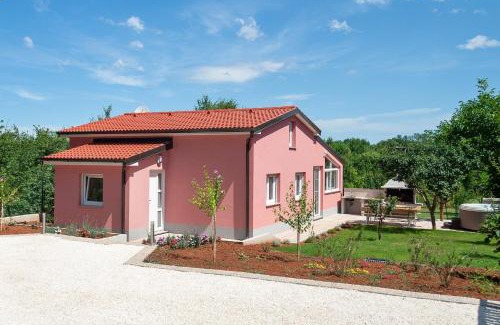 Banjole Casa | Holiday Home Hana-Stunning peninsula- with Hot Tub