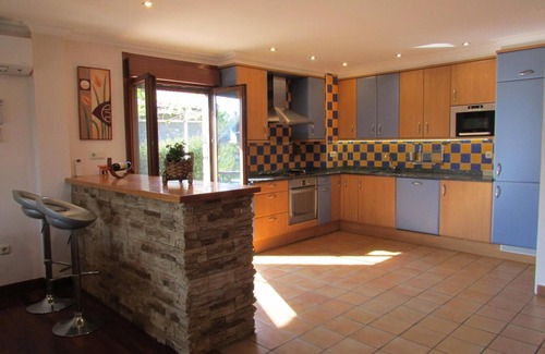 Larraul Casa | Holiday Home 'Harrizko Etxea' with Mountain View, Private Terrace and Air Conditioning