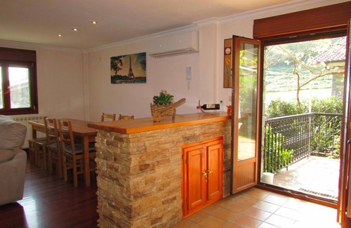 Larraul Casa | Holiday Home 'Harrizko Etxea' with Mountain View, Private Terrace and Air Conditioning