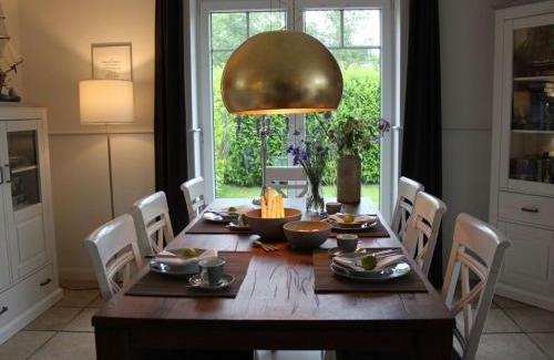 Nordseebad Burhave Apartamento | Holiday home Haus Annelie