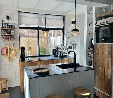 Bergen Casa | Holiday Home 'Henriette' Bergen City Center