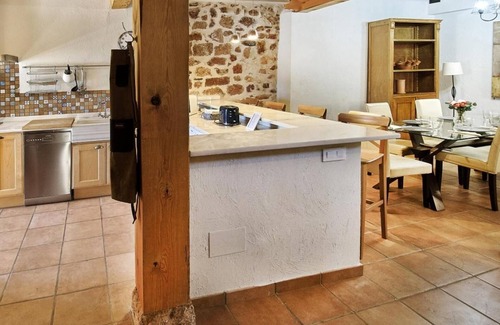 Ayllon Casa | Casa de vacaciones 'Hestia' con vistas a la montaña, balcón y Wi-Fi