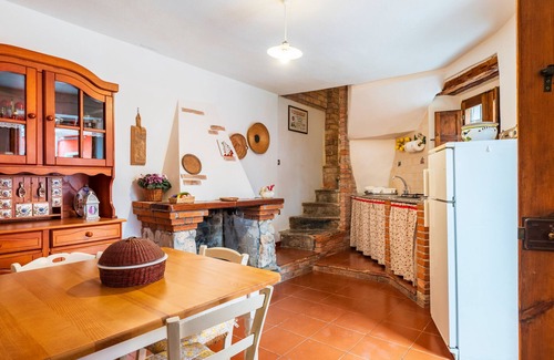 Baunei Casa | Casa de vacaciones 'Il Borgo - Casa Ottocentesca' con vistas a la montaña, terraza privada y Wi-Fi