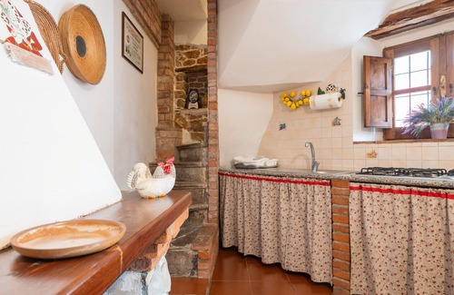 Baunei Casa | Casa de vacaciones 'Il Borgo - Casa Ottocentesca' con vistas a la montaña, terraza privada y Wi-Fi