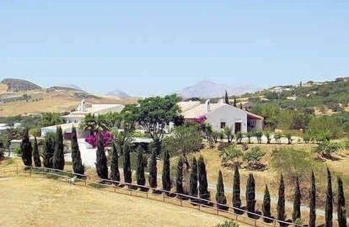 Antequera Cabaña | En el corazón de Andalucía una finca con larga tradición.
