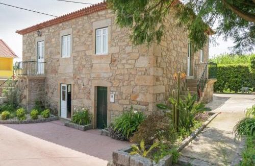 Ponte de Lima Casa | Holiday Home in Arcozelo with Private Pool