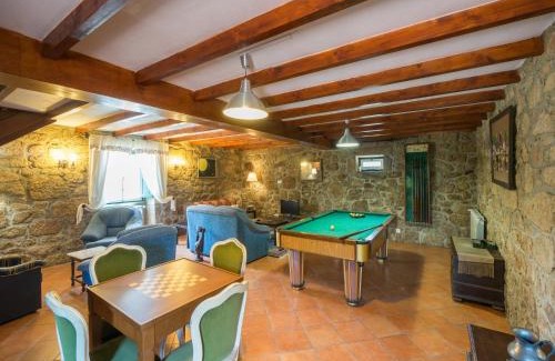 Ponte de Lima Casa | Holiday Home in Arcozelo with Private Pool