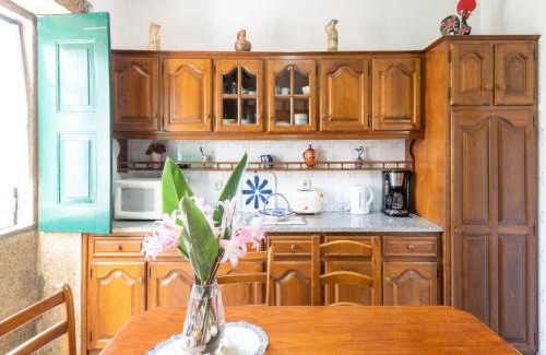Ponte de Lima Casa | Holiday Home in Arcozelo with Private Pool