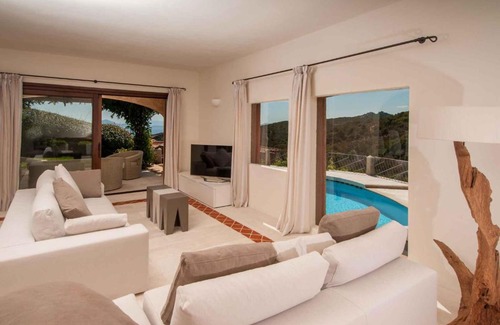 Abbiadori Apartamento | Holiday home in Arzachena 31407