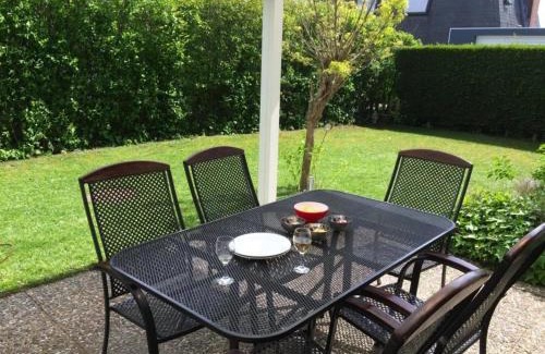 Breskens Casa | Holiday Home in Breskens near Beach