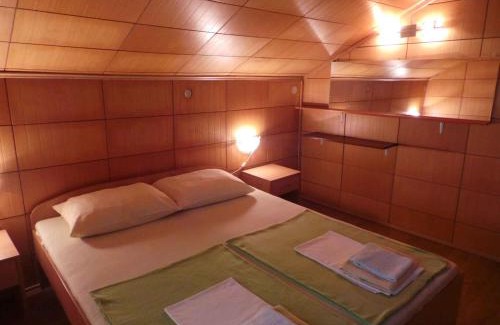 Breze Apartamento | Holiday home in Breze 15380