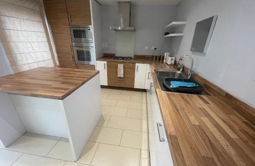 Canton Casa | Holiday Home In Cardiff, Sleeps 8