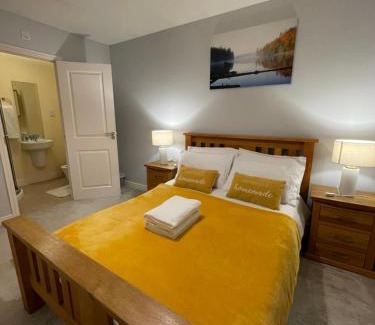 Canton Casa | Holiday Home In Cardiff, Sleeps 8