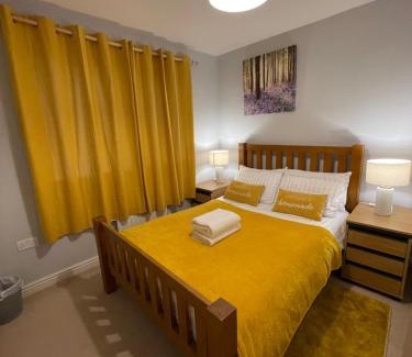 Canton Casa | Holiday Home In Cardiff, Sleeps 8