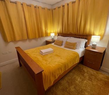 Canton Casa | Holiday Home In Cardiff. Sleeps 6
