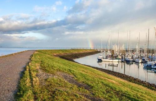 Colijnsplaat Casa | Holiday Home in Colijnsplaat near Oosterschelde, cleaning included
