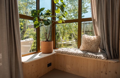 Scherpenzeel Casa | Holiday Home in Friesland With Greenhouse Charm