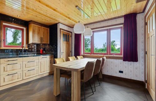 Jistrum Casa | Holiday Home in Friesland near Canal & Lake, cleaning included