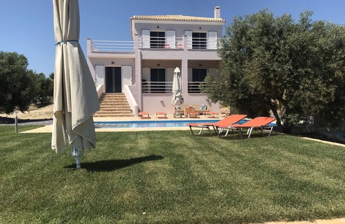 Pylos-Nestoras Villa | Casa en Kamaria con Piscina