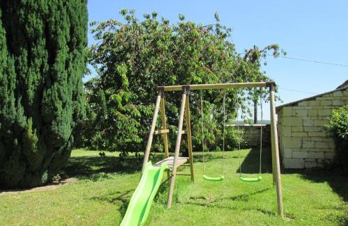 Lerne Casa | Holiday Home in Lerné with Garden