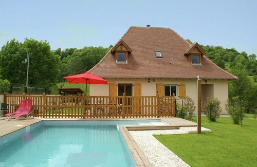 Loubressac Casa | Moderna casa de vacaciones con piscina privada