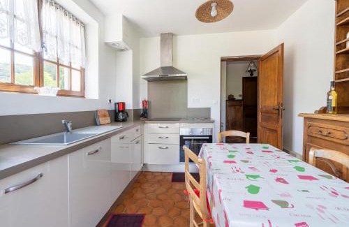 Montclus Casa | Holiday Home in Montclus near river