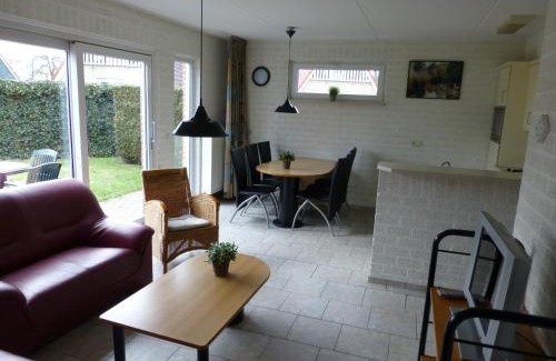 Plasmolen Casa | Holiday Home in Netherlands with Private Garden