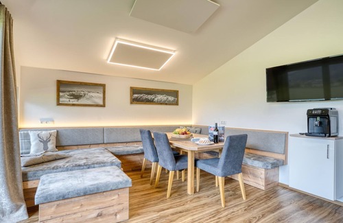 Schonbach Apartamento | Casa en Neukirchen con vistas a montañas