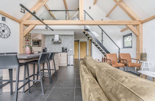 Baarle-Nassau Casa | Casa de Vacaciones en Países Bajos con Vista al Estanque