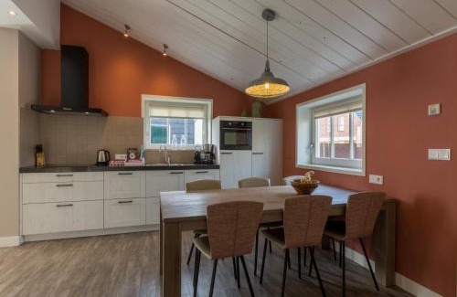 Municipality of Veere Casa | Holiday Home in Oostkapelle near Beach