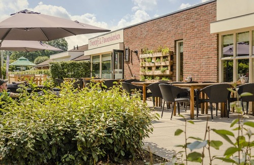 Zuna Cabaña | Nice Holiday Home at a Holiday Park in Twente